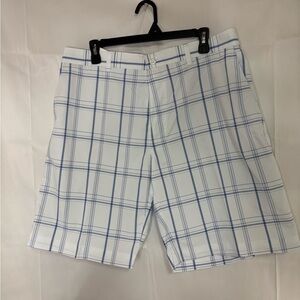 New with tags, men’s size 36 champions tour shorts, #E850